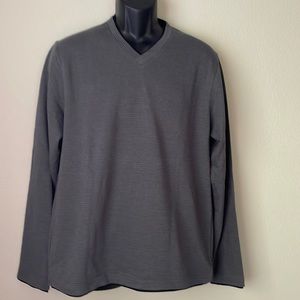 Men’s Gray V-neck Long Sleeve T-shirt
